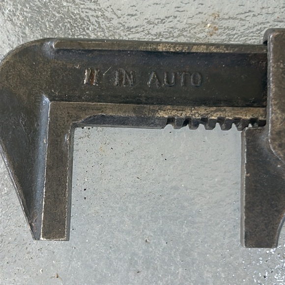 Vintage functioning 11 inch Auto crescent wrench - Picture 2 of 5